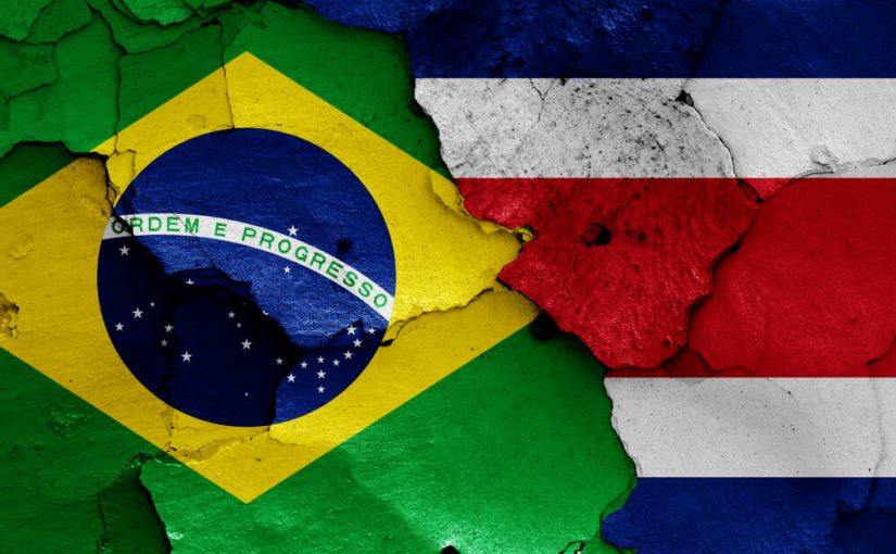Costaricansk og brasiliansk flag der blafrer