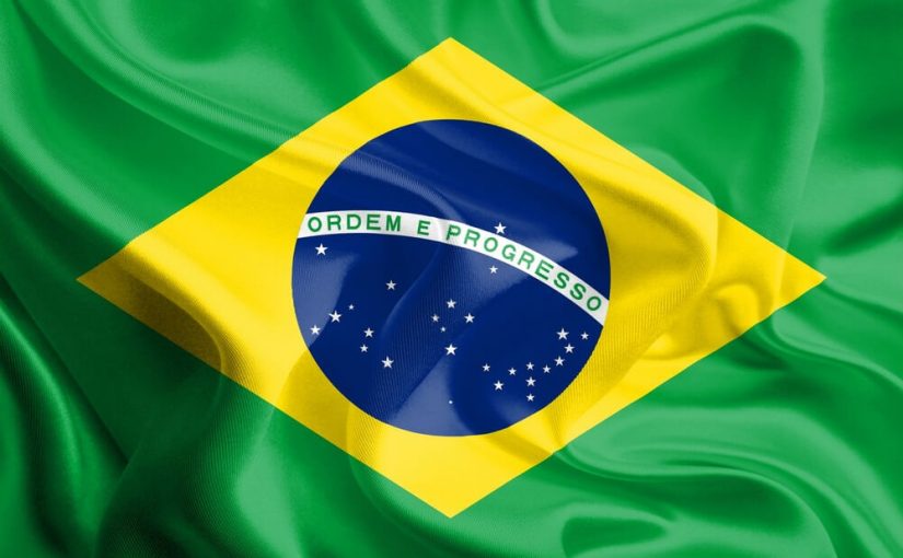 Det brasilianske flag der blafrer i vinden