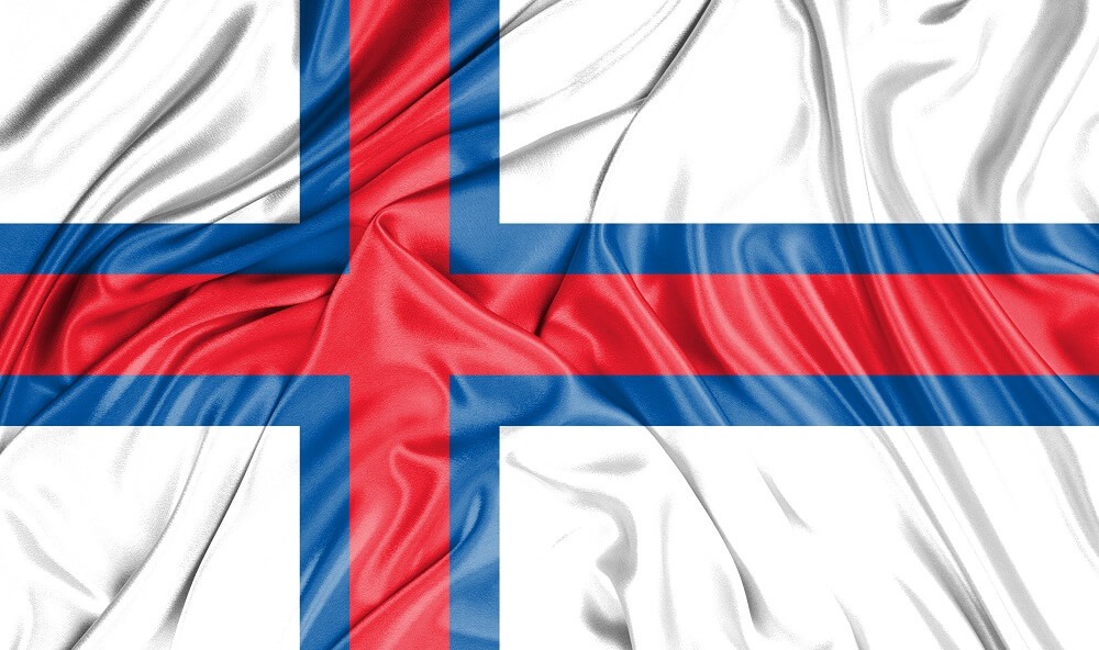 Det færøske flag som blafrer i vinden